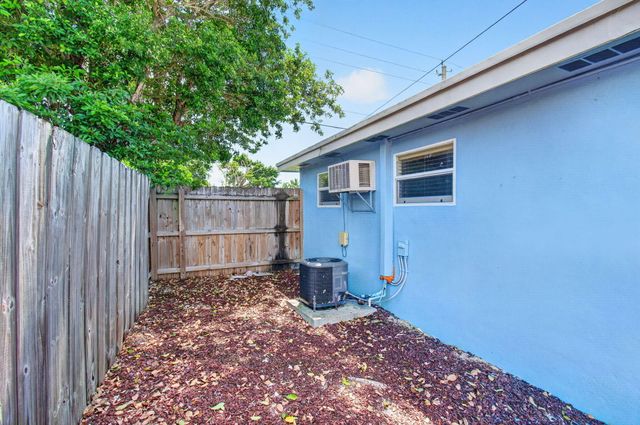 2521 Myrica Road, West Palm Beach, FL 33406