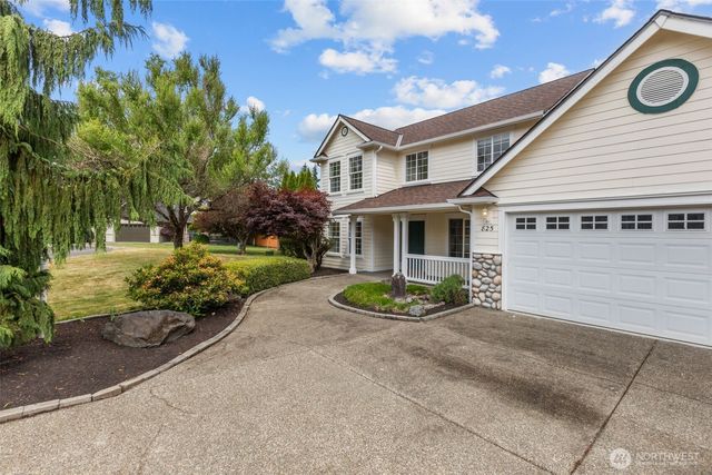 825 267th Street Ct E, Spanaway, WA 98387