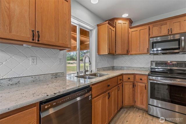 825 267th Street Ct E, Spanaway, WA 98387