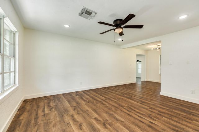 303 Yaupon Street, Sweeny, TX 77480