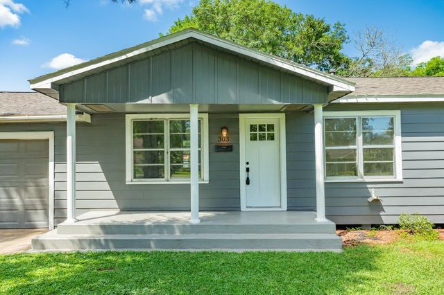 303 Yaupon Street, Sweeny, TX 77480