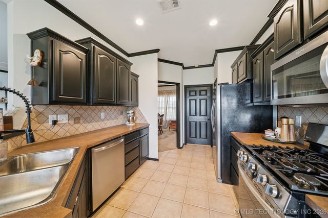 1018 W Evergreen Street, Skiatook, OK 74070