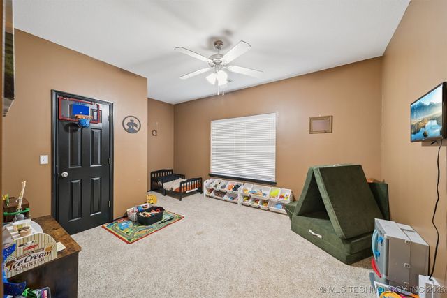 1018 W Evergreen Street, Skiatook, OK 74070