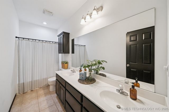 1018 W Evergreen Street, Skiatook, OK 74070