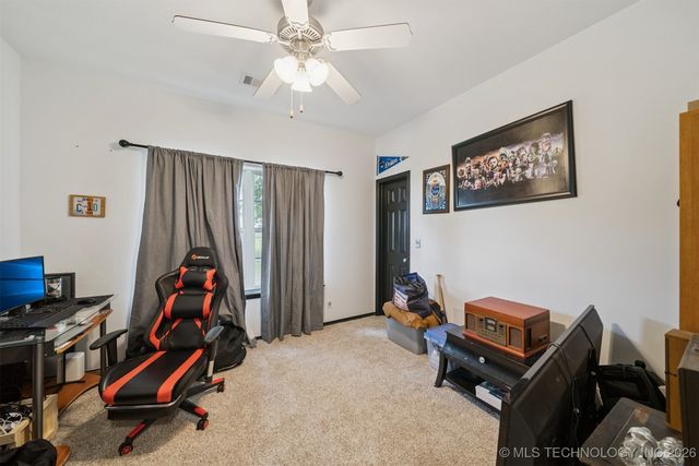 1018 W Evergreen Street, Skiatook, OK 74070