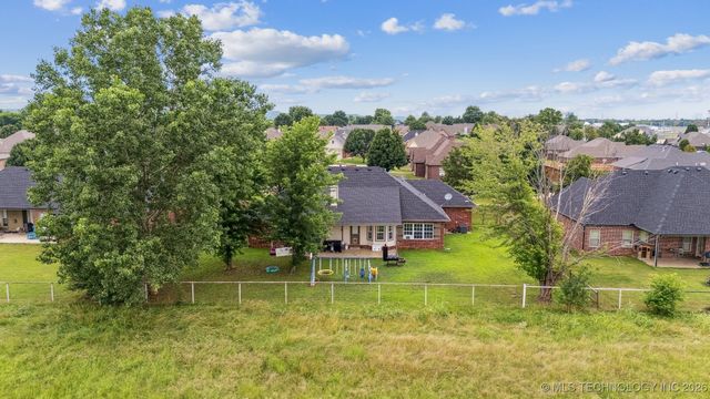 1018 W Evergreen Street, Skiatook, OK 74070