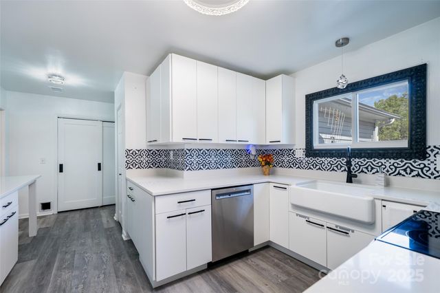 1 Wintry Drive, Hendersonville, NC 28792