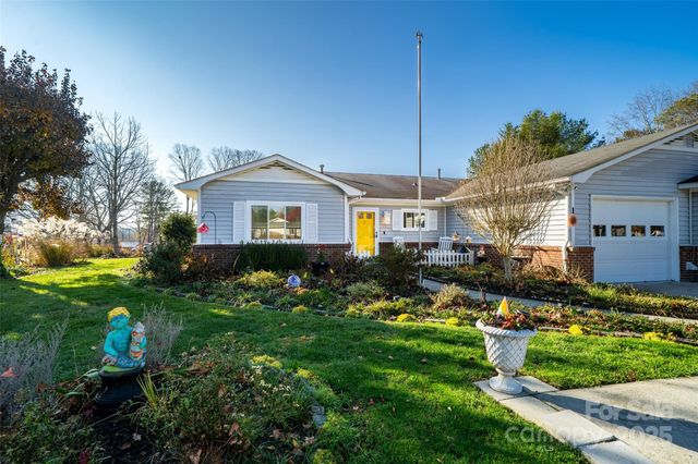 1 Wintry Drive, Hendersonville, NC 28792