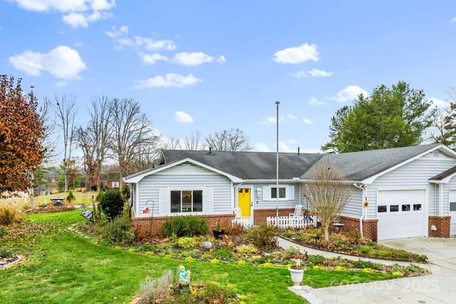 1 Wintry Drive, Hendersonville, NC 28792