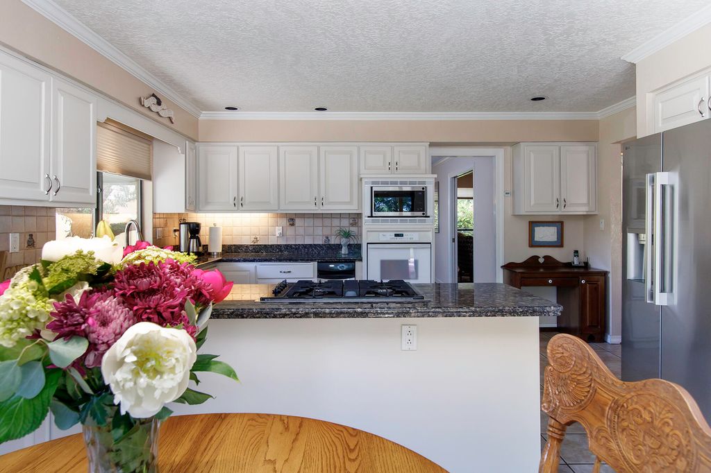 Image 27 of property listing at 5601 Planeta Court NE, Albuquerque, NM 87111