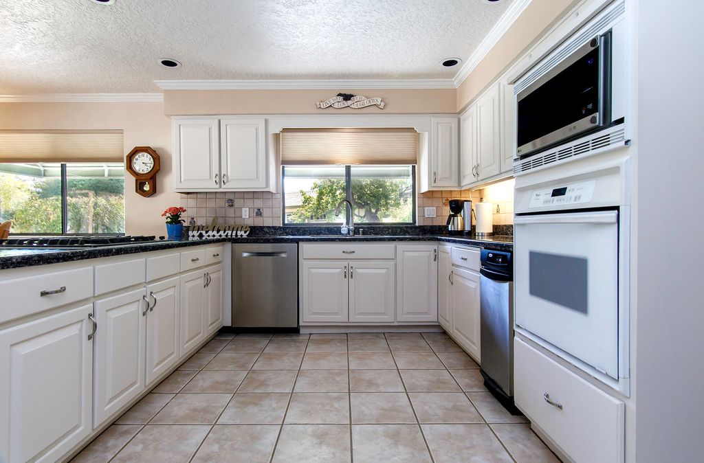 Image 30 of property listing at 5601 Planeta Court NE, Albuquerque, NM 87111