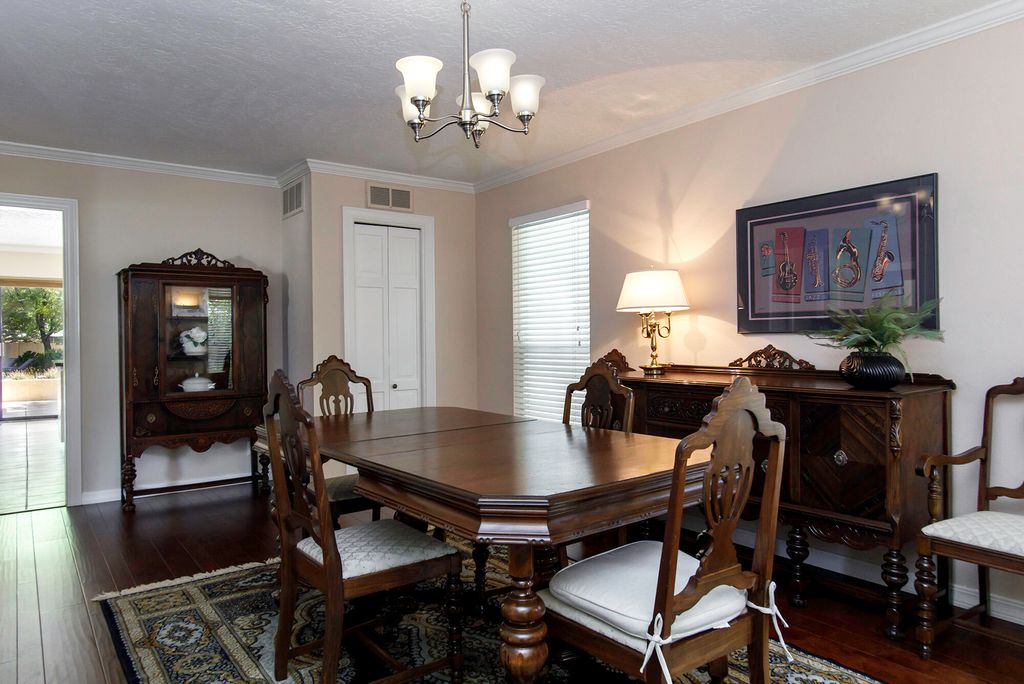 Image 40 of property listing at 5601 Planeta Court NE, Albuquerque, NM 87111