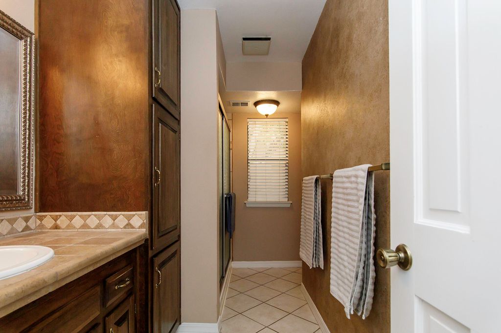 Image 52 of property listing at 5601 Planeta Court NE, Albuquerque, NM 87111
