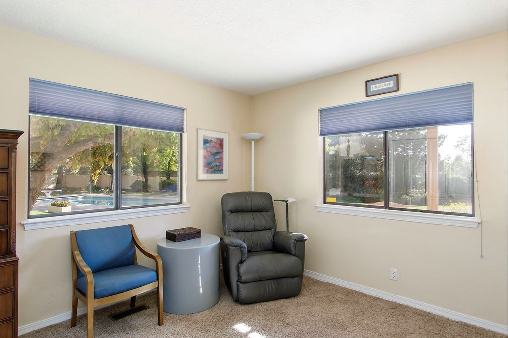 Image 57 of property listing at 5601 Planeta Court NE, Albuquerque, NM 87111
