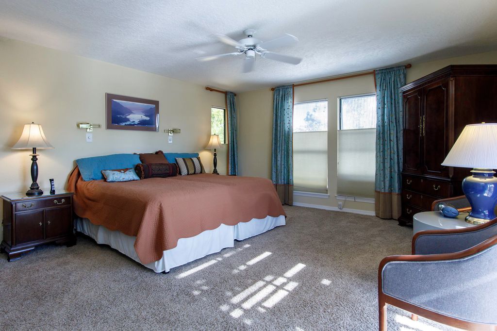 Image 58 of property listing at 5601 Planeta Court NE, Albuquerque, NM 87111
