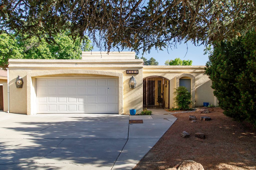 Image 66 of property listing at 5601 Planeta Court NE, Albuquerque, NM 87111