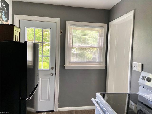 8024 W Glen RD, Norfolk, VA 23505