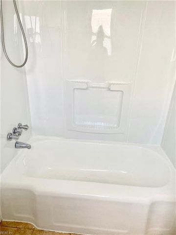 8024 W Glen RD, Norfolk, VA 23505