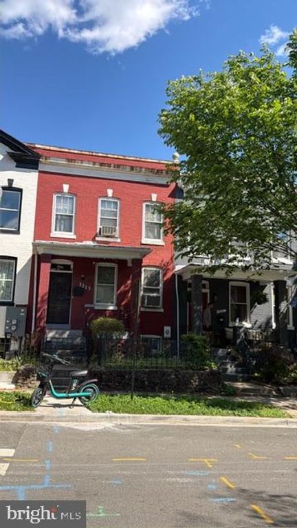 1213 ORREN ST NE, Washington, DC 20002