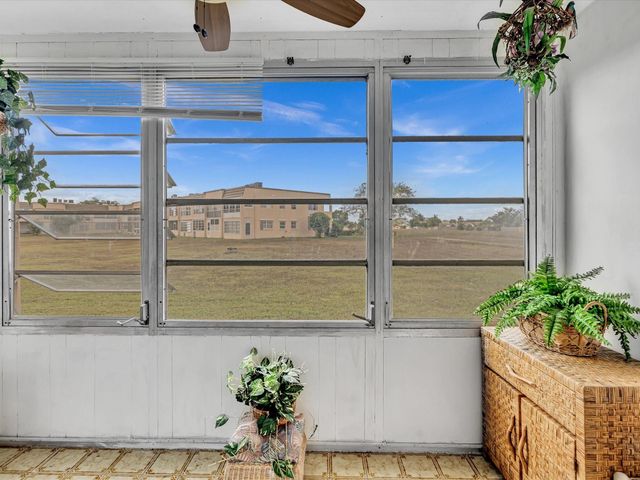 9041 Sunrise Lakes Boulevard 113, Sunrise, FL 33322