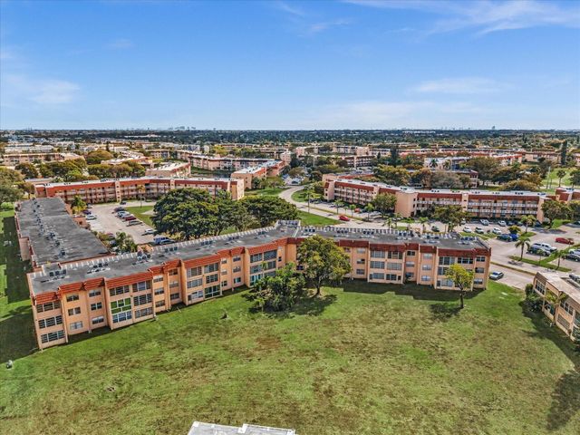 9041 Sunrise Lakes Boulevard 113, Sunrise, FL 33322