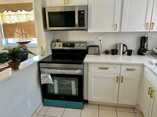 9041 Sunrise Lakes Blvd 113, Sunrise, FL 33322