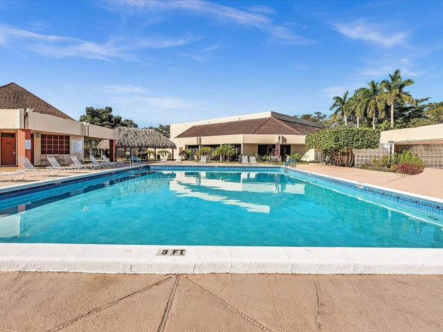 9041 Sunrise Lakes Boulevard 113, Sunrise, FL 33322