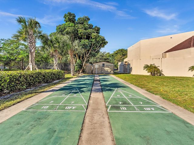 9041 Sunrise Lakes Boulevard 113, Sunrise, FL 33322