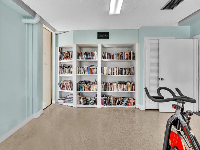 9041 Sunrise Lakes Boulevard 113, Sunrise, FL 33322