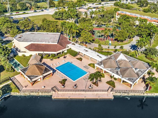 9041 Sunrise Lakes Boulevard 113, Sunrise, FL 33322