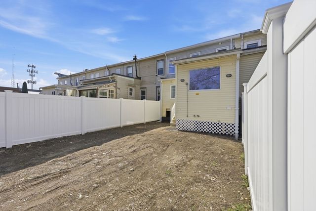13 Green Ave, Westfield, MA 01085
