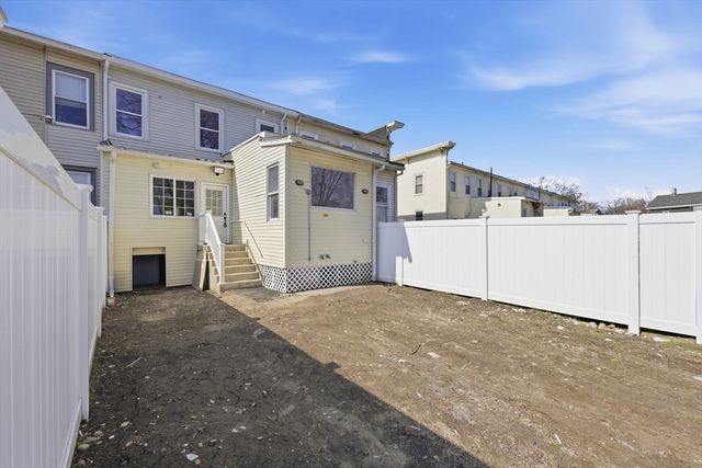 13 Green Ave, Westfield, MA 01085