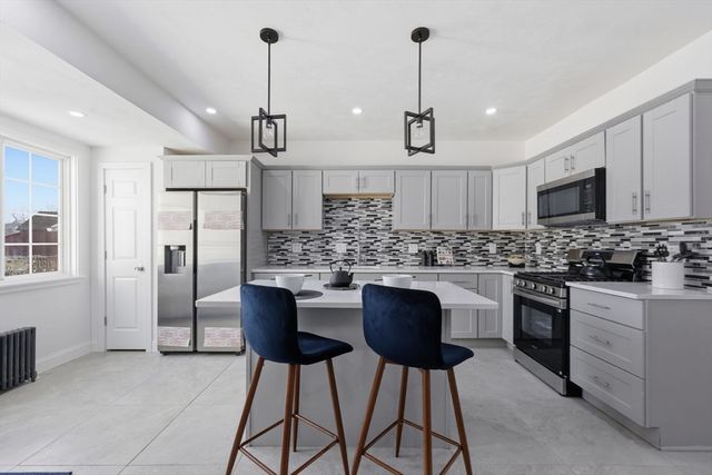 13 Green Ave, Westfield, MA 01085