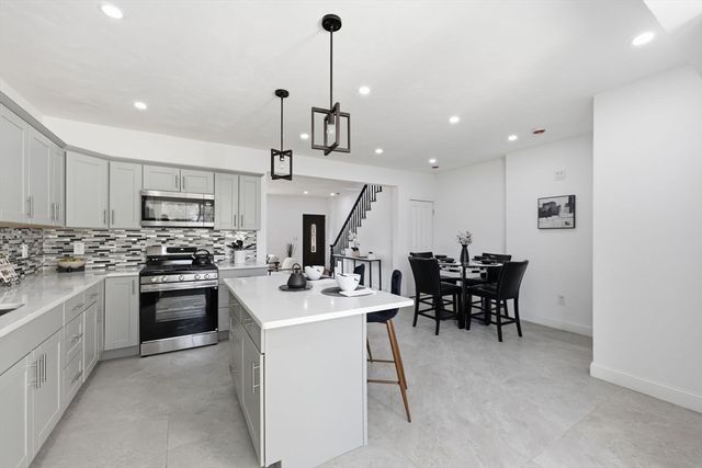 13 Green Ave, Westfield, MA 01085