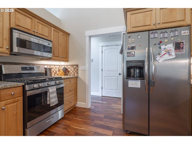 1902 Ne LUCY BELLE St, Mc Minnville, OR 97128