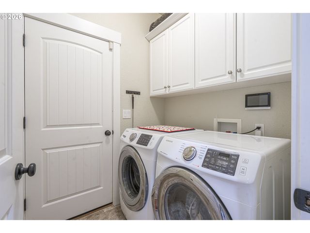 1902 Ne LUCY BELLE St, Mc Minnville, OR 97128