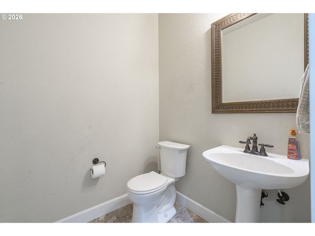 1902 Ne LUCY BELLE St, Mc Minnville, OR 97128