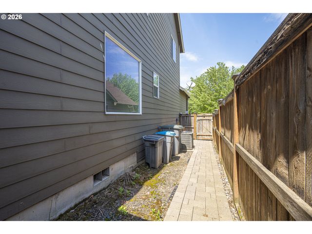 1902 Ne LUCY BELLE St, Mc Minnville, OR 97128