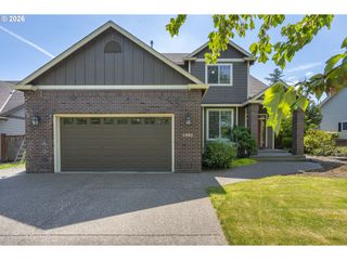 1902 Ne LUCY BELLE St, Mc Minnville, OR 97128