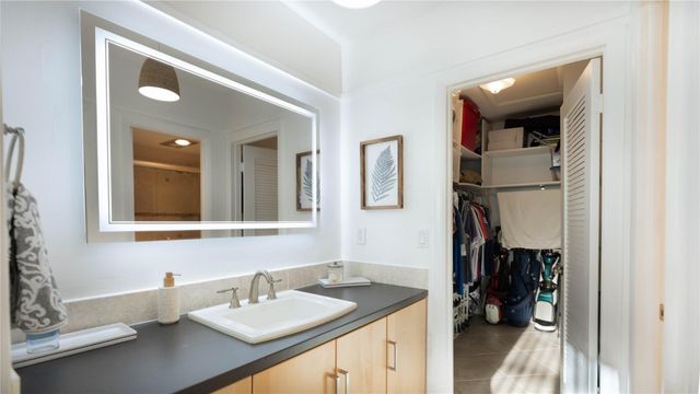 6060 S Falls Circle Drive 412, Lauderhill, FL 33319