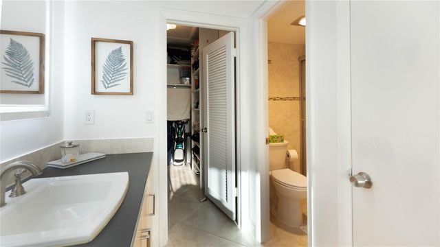 6060 S Falls Circle Drive 412, Lauderhill, FL 33319