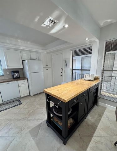 6060 S Falls Circle Drive 412, Lauderhill, FL 33319