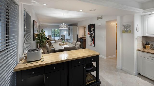 6060 S Falls Circle Drive 412, Lauderhill, FL 33319