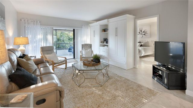 6060 S Falls Circle Drive 412, Lauderhill, FL 33319