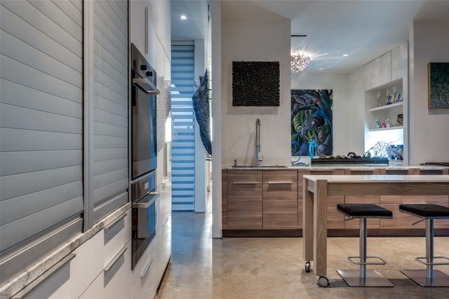 2300 N Carroll Avenue, Dallas, TX 75204