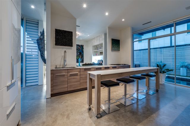 2300 N Carroll Avenue, Dallas, TX 75204