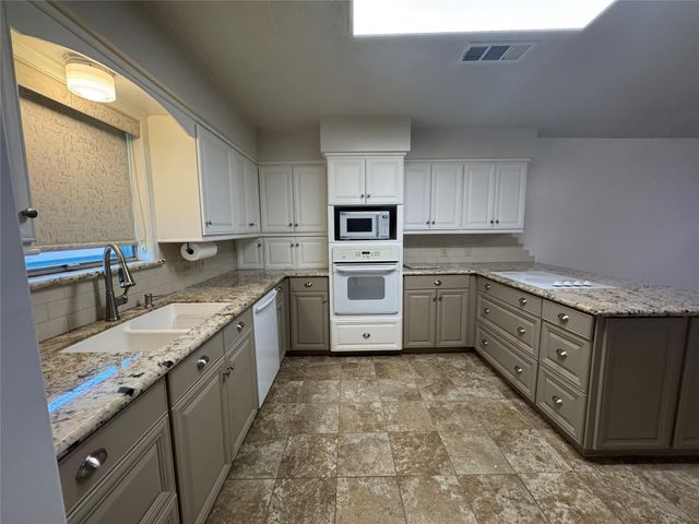 2611 Prairie Avenue, Pasadena, TX 77506