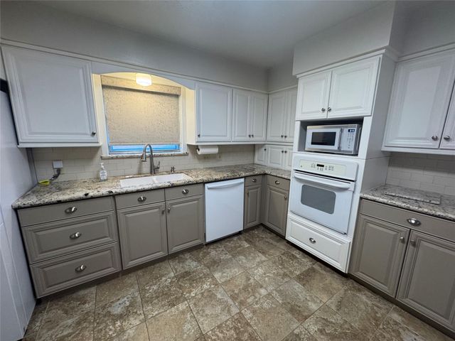 2611 Prairie Avenue, Pasadena, TX 77506