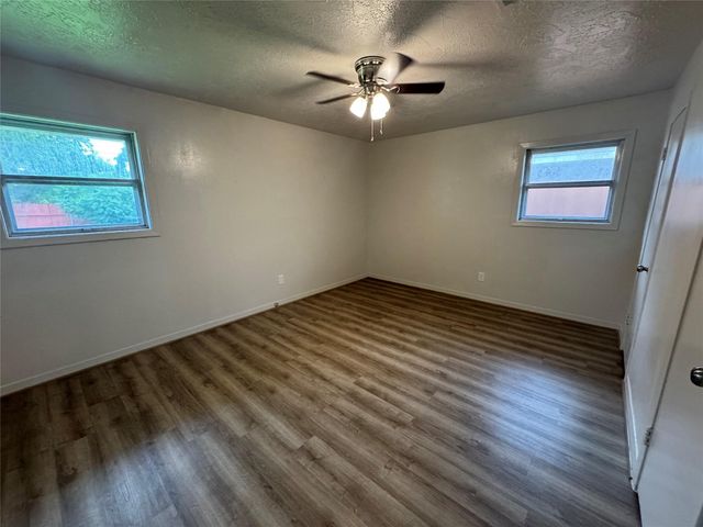 2611 Prairie Avenue, Pasadena, TX 77506