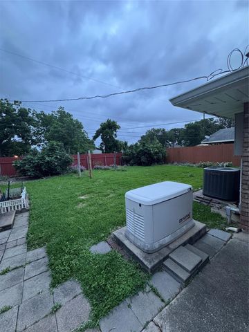 2611 Prairie Avenue, Pasadena, TX 77506